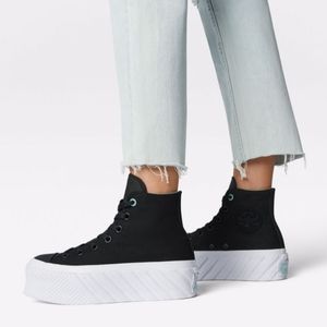 CONVERSE CTAS LIFT  2X HI PLATFORM WOMEN'S SZ 9/ 571675C